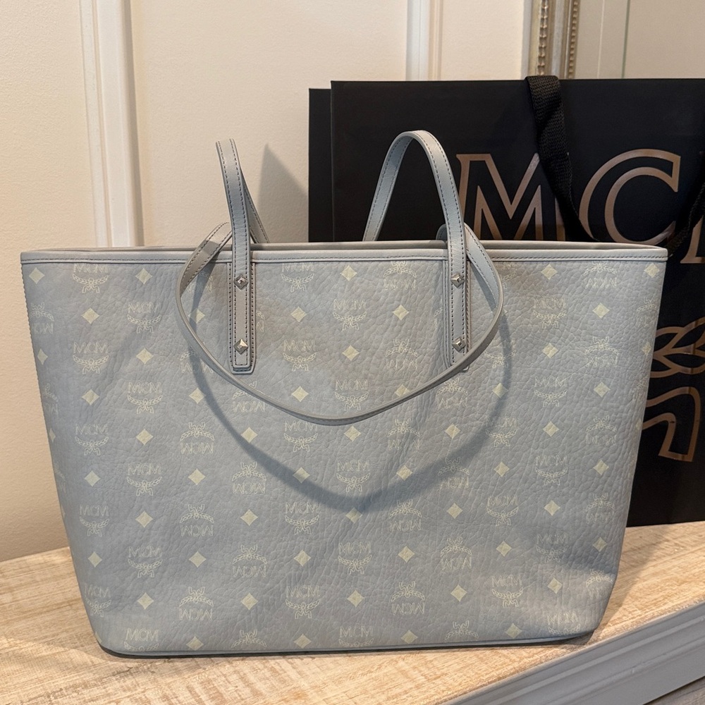MCM Misty Gray Visetos Aren Shopper Zipper Tote NWT Dustbag, Cards, Shopping Bag - Picture 9 of 10